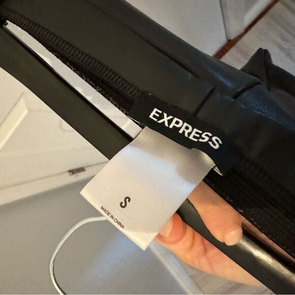 Express high waist faux leather leggings - Picture 4 of 6